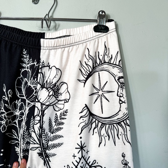 Amazon • Joggers - Picture 3 of 5